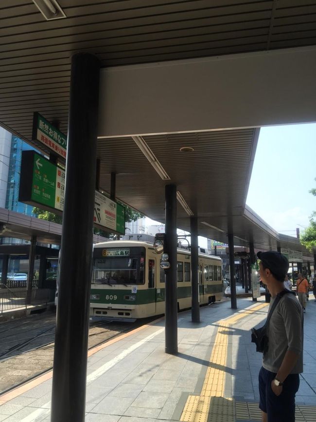 路面電車。<br /><br />関西以西はまだまだ路面電車が残ってるんですね。
