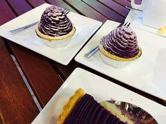 夕食前にホテルから直ぐの御菓子御殿読谷本店カフェ花笠でスイーツタイム