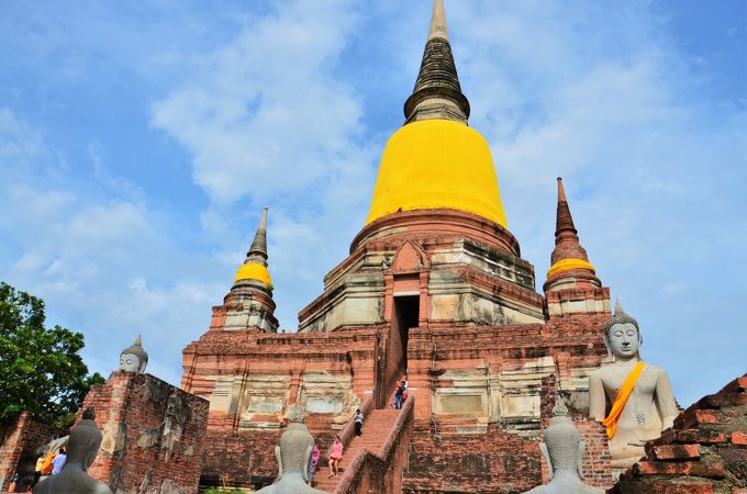 ワット ヤイ チャイ モンコン (チャオプラヤー タイ寺院)