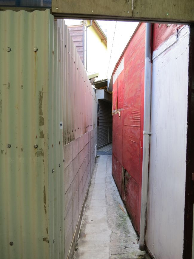 うわぁ〜なんだこの通り。