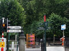 そしてフランス庭園のある大きなブリュッセル公園に来てしまった。

目指すグランパレスとは、逆に来ていたことを知って、人に聞いてグランパレスに向かう。

一旦、中央駅に戻り、リスタート。