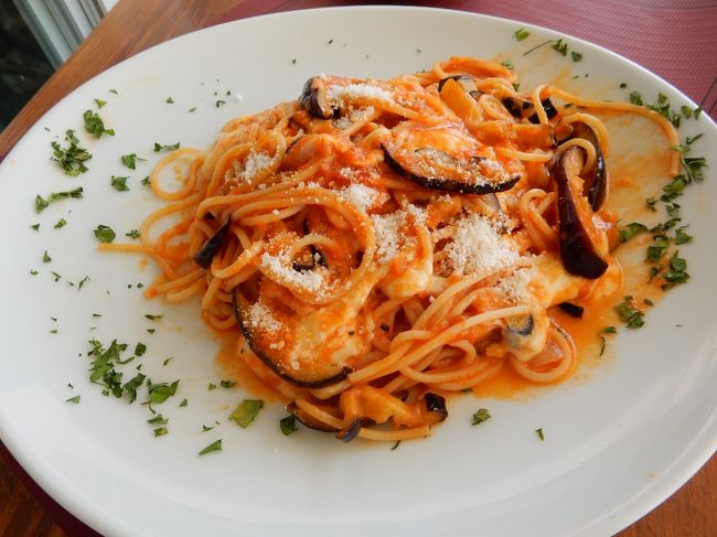 昼食を摂ります。量が少ないスパゲッティ―ですが高い。