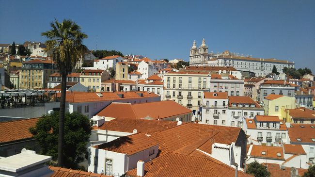 ポルトガルに来る前に、何度も周りの人に聞かれました。<br />「で、何があるの？ポルトガルって。」<br /><br />5日間観光して思いました。<br />ポルトガルには、ここ！といった有名な観光スポットはないかもしれませんが、<br />どこに行っても目に残る美しい光景が広がって、本当に目を楽しませてくれます。<br /><br />どれだけ歩いても、もっともっとポルトガルの街並みを見たい！と思ってしまう程、絵になる光景があちこちにあります。