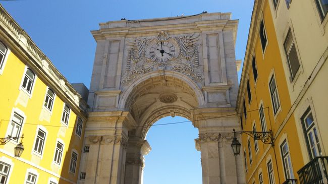 昼にリスボンへ帰ってきて、約3時間ほどアルファマ地区を観光しました。<br />リスボンは坂道が多いので、もう汗だくです。