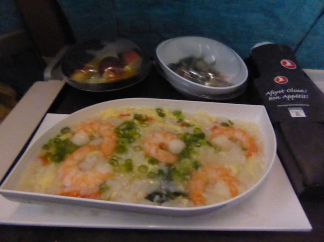 2回目の機内食。<br />お粥にしました。こちらもおいしかったです。