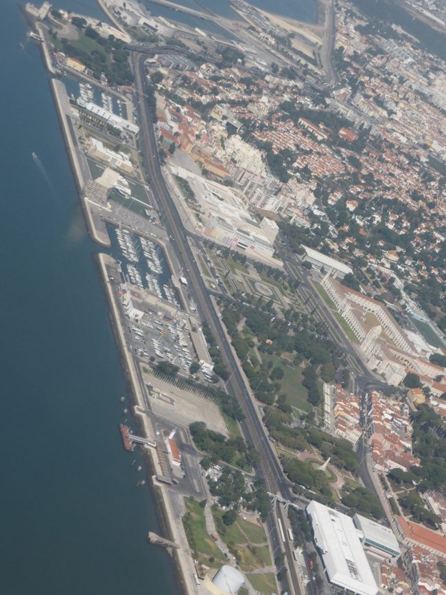 飛行機からベレンの塔が見えます！<br />テンション上がります！