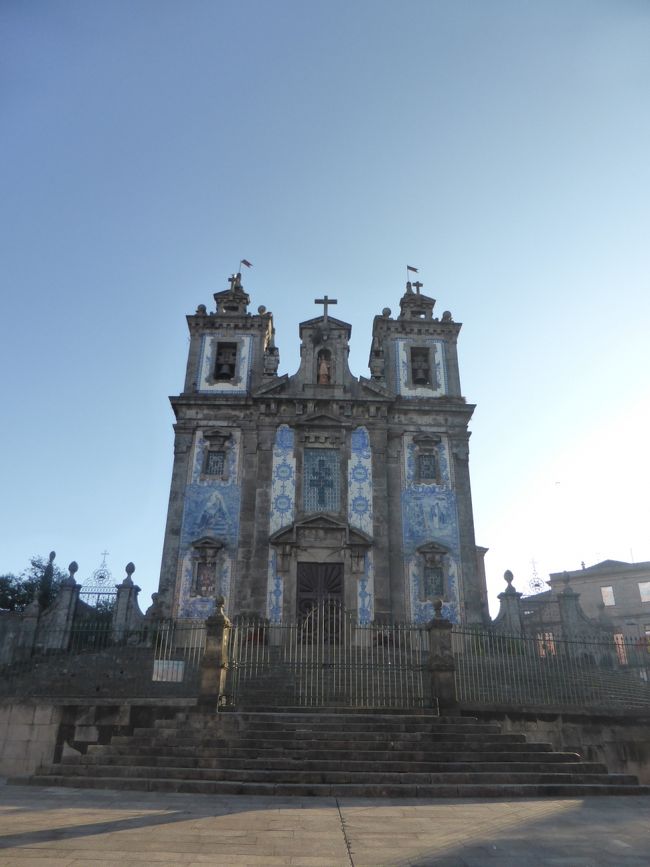 ホテル近くの教会。<br />アズレージョがきれいです。