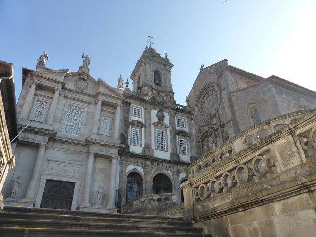 サン・フランシスコ教会に到着！<br />ここへ行くのも迷い、お姉さんが連れてきてくれました。<br />みんな親切！<br />中の撮影はできませんでした。<br />金がきれいでした。