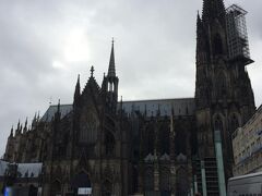 到着。

ドイツのケルン大聖堂。

