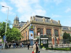 Nyugati(ニュガティ）西駅最寄りバス停で下ります。