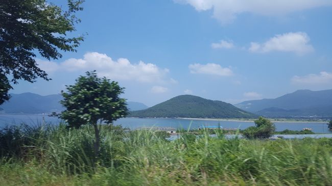 海に沿ってぐるぐる移動中あちこちから島が見えます