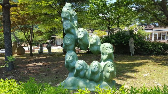 面白銅像シリーズ