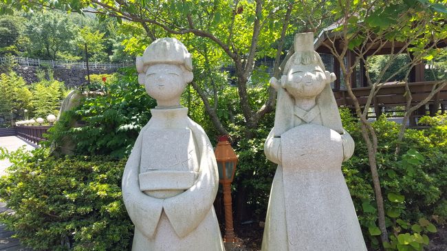 結婚式会場の名残。