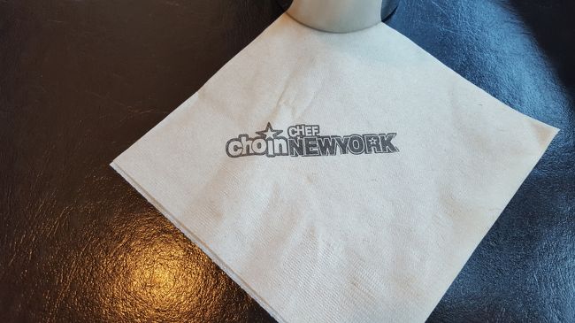 朝たくさん食べたのでちょっと遅めの昼食<br />口コミにあがってるシンシンケジャンの並びのビルに入っている<br />「chion new york」<br />ステーキ屋さんです。