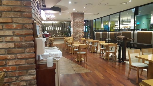 どうしてもかき氷を食べないと収まらないため、御用達の現代デパートのMeal topへ移動。