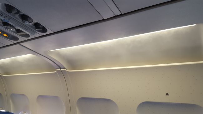 ビュンビュン冷気が漏れ出る飛行機に乗って帰国します。<br />色々充実した旅でした〜。