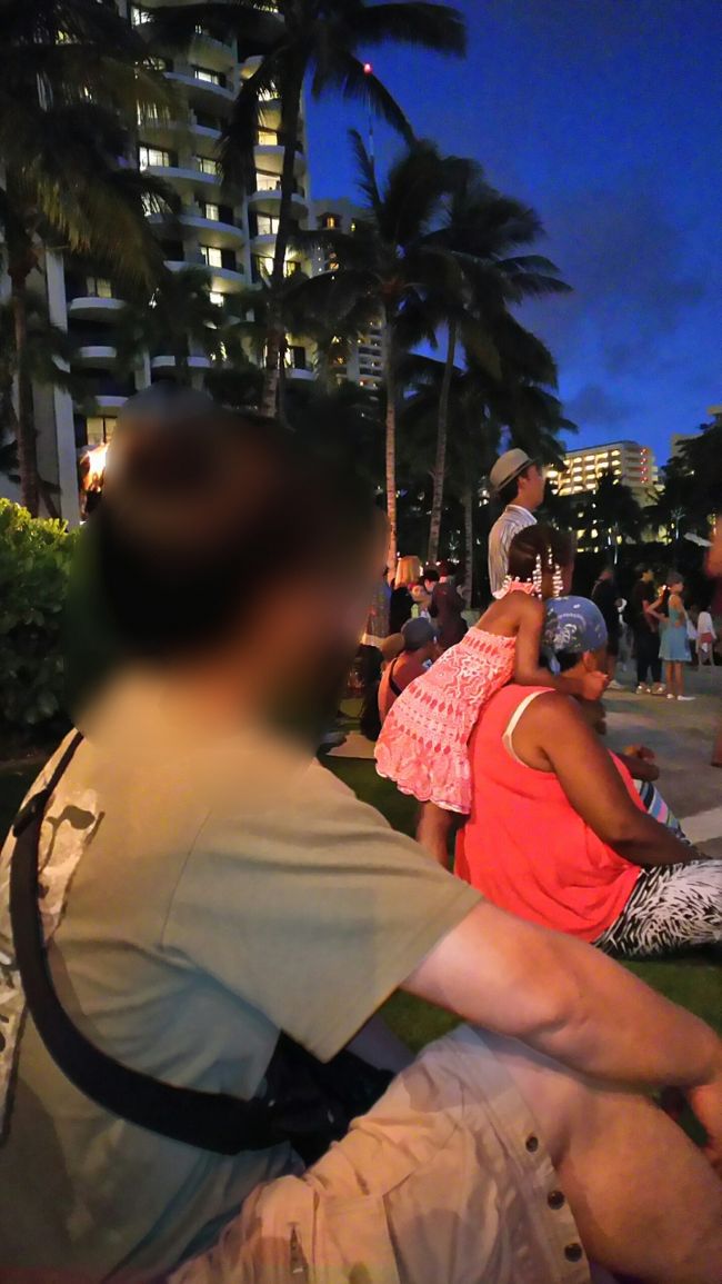 パパもたっぷり寝たので元気になった事でしょう。このパパ普段から良く寝る方で多分絶対人生の3分の2は寝ています。<br />がしかし、旅行に出掛けると早起きをします。今日は死体化していましたが疲れていたんだねぇ。明日からは早起き出来るかなぁ。