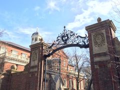 まずは電車で近郊にあるハーバード大学へ。
最寄り駅からすぐ近くで便利！

9：30
ジョンストン・ゲートから中へ入ります