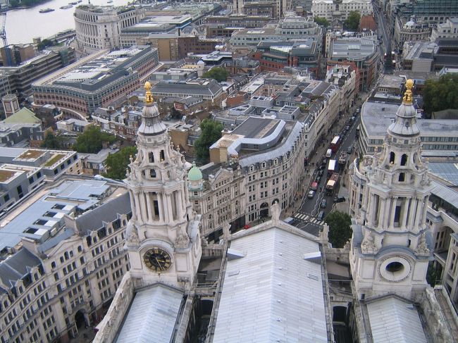 セント・ポール大聖堂を上から。