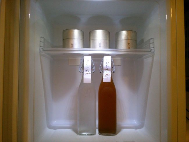 大和茶、ミネラル水等<br /><br />劇的な暑さにたどり着いたところに<br />ありがたい演出