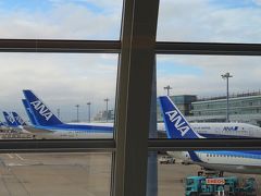 長崎までは、羽田からANAで！！
久しぶりに、羽田に来たけど、やっぱANAの青い翼が並ぶ風景は壮観だな。
