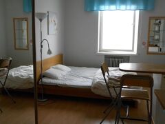 ヘルシンキで迎える最後の朝、相変わらずの騒音...
ここに来てからずっとホテル前の道路工事の音が目覚まし代わりでした（笑）

疲れが残る重い体を起こして支度に取りかかります。

8日間過ごした部屋を軽く片付け、忘れ物がないか指先チェックをしてから
ヴァンター空港に向かいます。