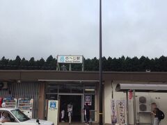 7時37分、野辺地駅に到着しました。初めての野辺地です！かといって周りに何かあるわけでもなく。。
次に乗る8:02発の大湊線の海側席がホームから見たところ、そこそこ埋まりそうだったので、すぐに席を確保しました。