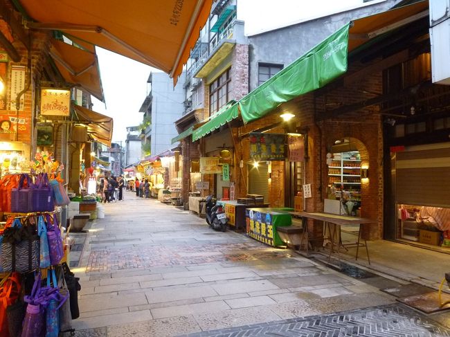 深坑老街と周辺を散策<br /><br />深坑老街の風景