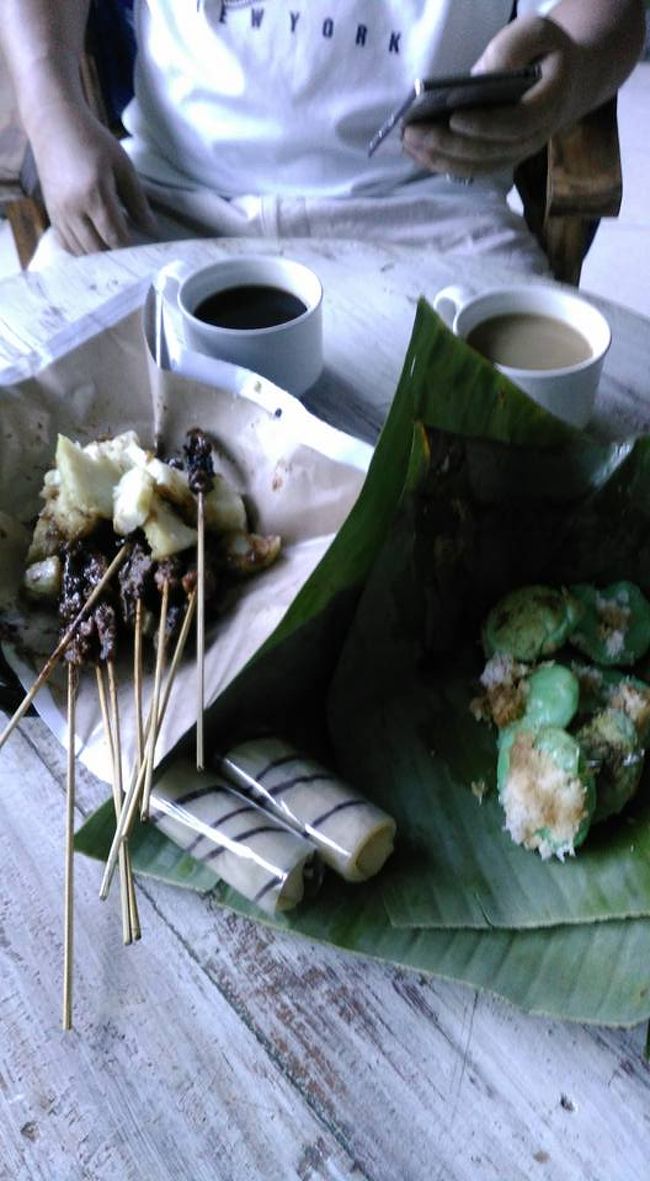 朝食会場に平然と持ち込みます、私たち・・・ぬふふ