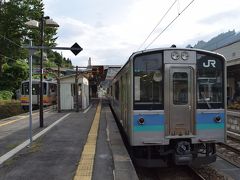 南小谷で東日本のＥ１２７系にバトンタッチ。