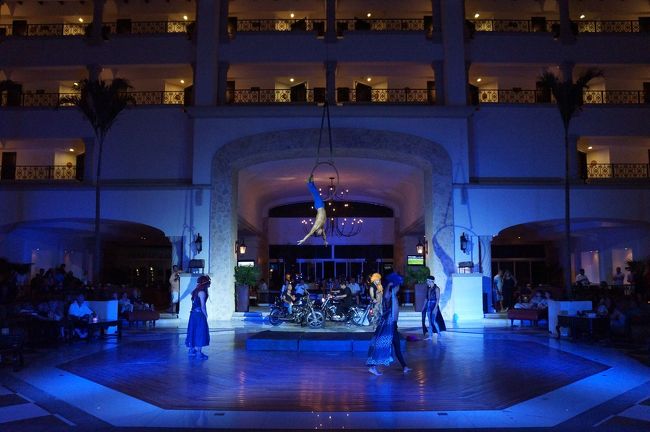 ひとしきり買い物して、戻ってきたらこの日はロビーでダンスパフォーマンスしてました。<br />毎日何かしらイベントをしていて飽きないです。