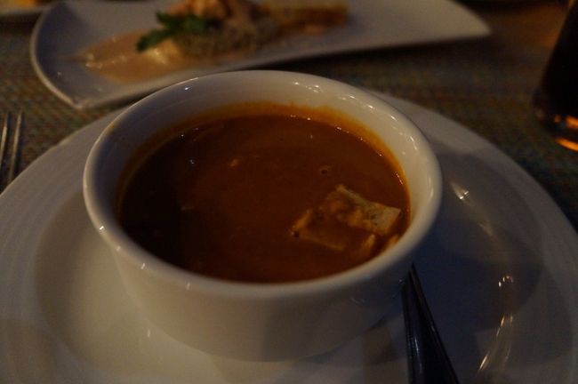 スープ<br />気温が32度くらいあるけど、酸味が程よくあるので、温かいのも抵抗なく飲めます。<br />そして、満腹になり部屋に帰って爆睡。。<br />ツアーに買い物に、結構つかれました…が、楽しかった。おやすみなさい。<br />その③に続く…