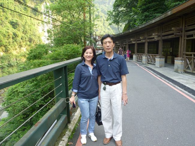台車瀑布駅付近の風景<br /><br />妻と圭さん