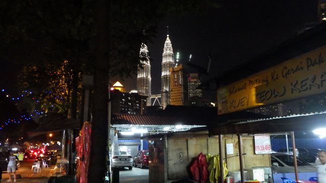 そして見上げるとツインタワーが。