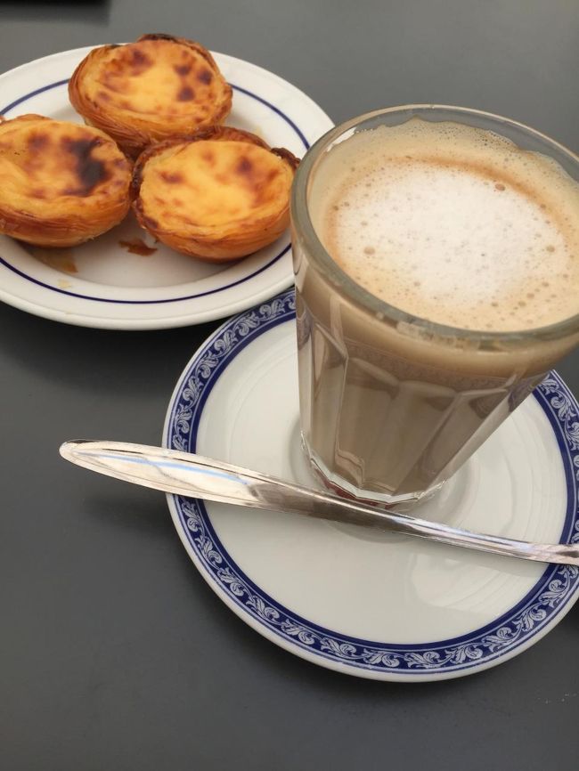 コーヒーはガロットで頂いた。暑かったので　冷たいコーヒー<br />ないかなあとおもったら　グラスでもあつあつ（笑）