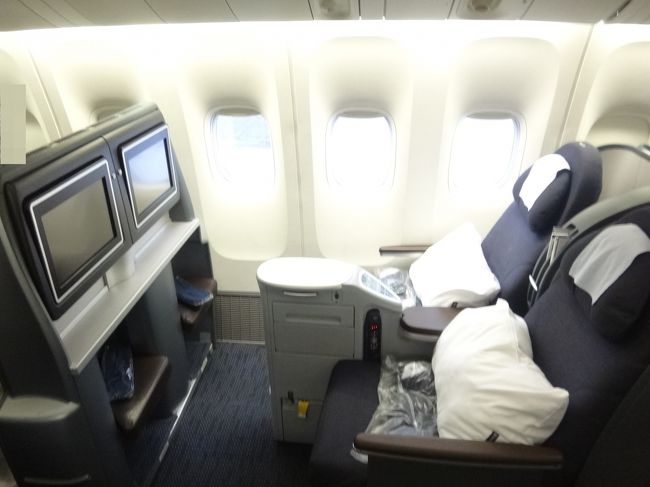 超歓迎された】 ユナイテッド航空 ビジネスクラスアメニティ２個 機内パジャマ１組 L XL