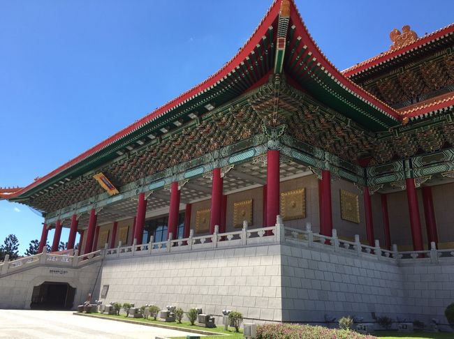 中華風の色とりどりな装飾がきれいです。