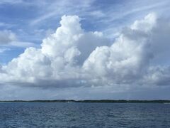 約50分で到着。
酔い止めの薬のおかげで吐きませんでした。
しかし、こんなに揺れるとは思っていなかったので
帰りの船が心配に。