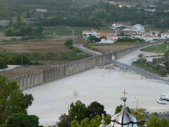 　16世紀にカタリナ女王の命により作られたものだそうです。古いものがこうやって残されているのは、とてもいいことですね。