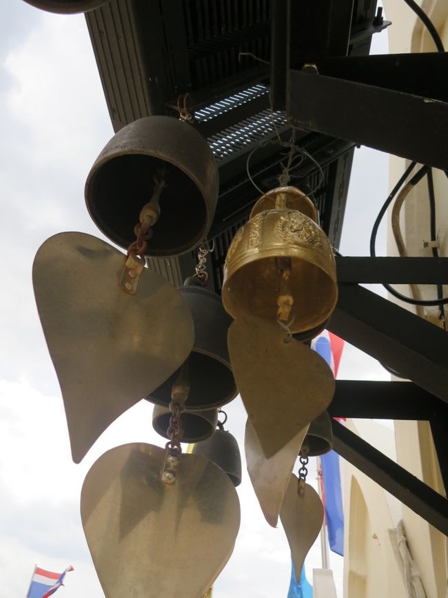 ベンチもありました<br />この風鈴好きです！<br />気持ちのいい風が吹いてます<br />