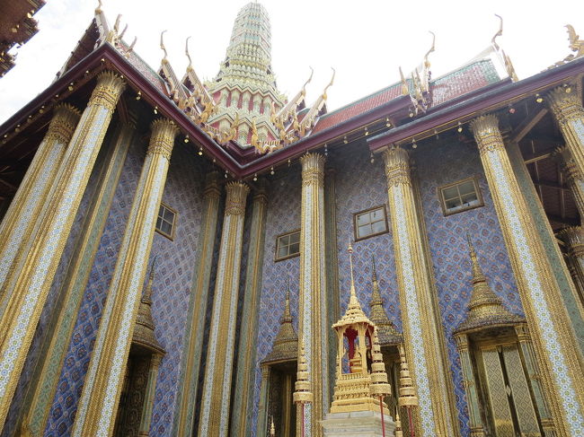 エメラルドではなく紫