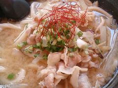 7月24日

ジュネーブ在住の友人夫婦がパリに用事があって来たのでオペラ界隈で合流。
この日は、パリ市内ではゲイパレードがあってあちこちで道が封鎖され、オペラに辿り着くのが一苦労でした。

友人夫婦はこの日の夕方にジュネーブに戻る電車に乗らないといけないのでハラハラ。

無事に合流して大好きなSANUKIYAでランチタイムです。