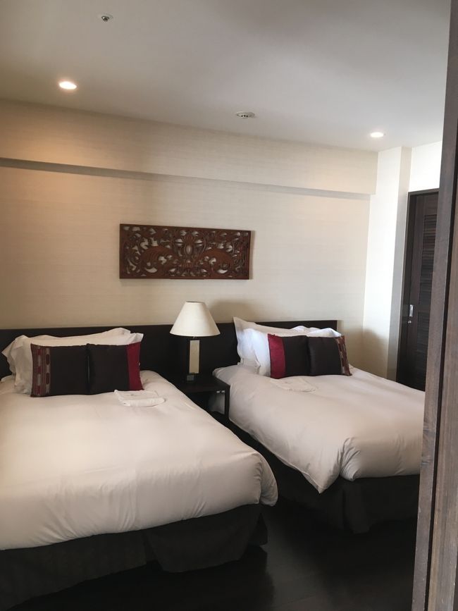 こちらは寝室。