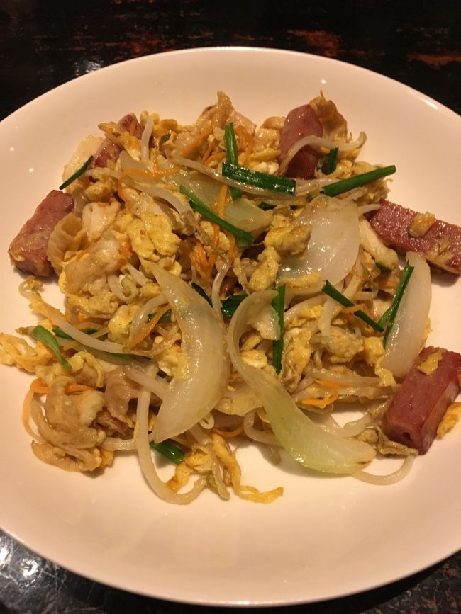 パパはビールに麩チャンプルー。<br />麩チャンプルー美味しかった〜！