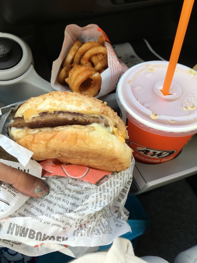 このメルティが大好きなんです。<br />毎回これ頼んでるな、、笑<br />泳いでお腹空いたんで、少し早めのランチタイム。。