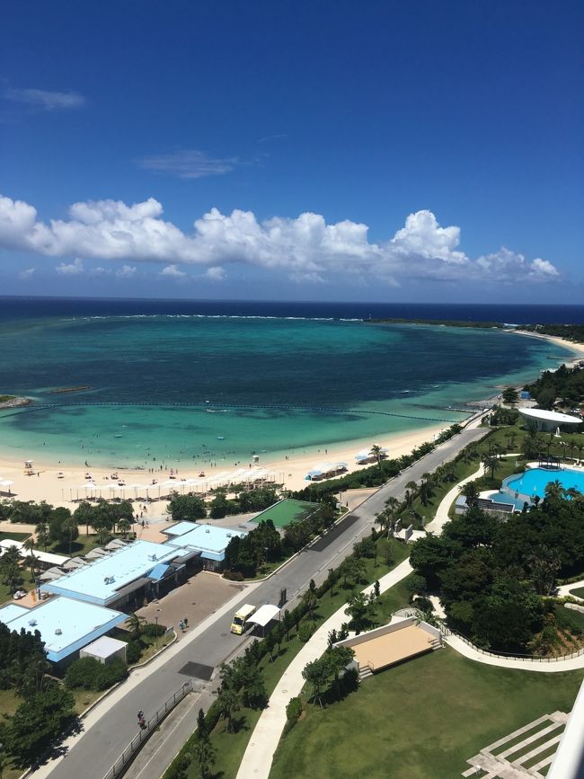 エメラルドビーチもすぐ目の前で、ビーチもプールも両方楽しめます！