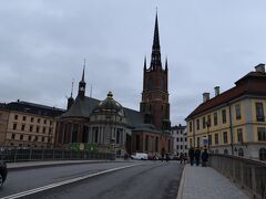 市庁舎からバスに乗り、ストックホルムの旧市街、ガムラ・スタンへ。

中世のヨーロッパの雰囲気が漂う街並み。