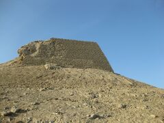   博物館の次に訪ねたのが世界遺産ニサ遺跡