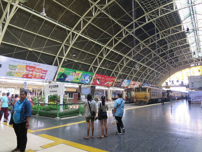 シリキット王妃の誕生日を祝ってます！<br />いつかここから電車乗ってみよう！<br />お坊さん案内ヨロシクです(笑)