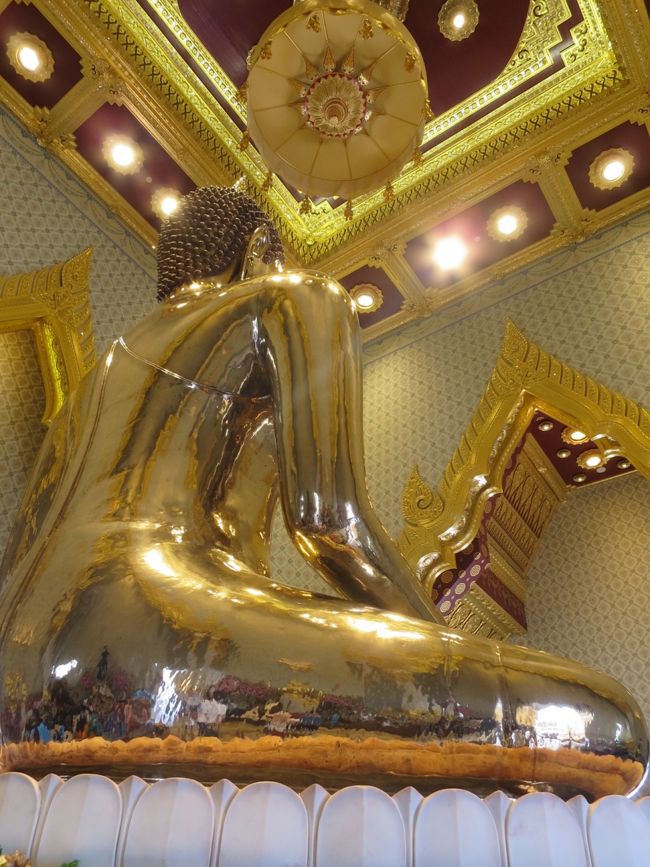 黄金率が多いので金箔とは輝きが違います。<br />分かりやすい<br />ぺかぺかしてます